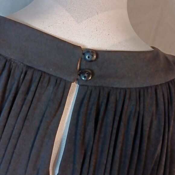 Sangria Elegant Black Sleeveless Dress - Picture 6 of 9